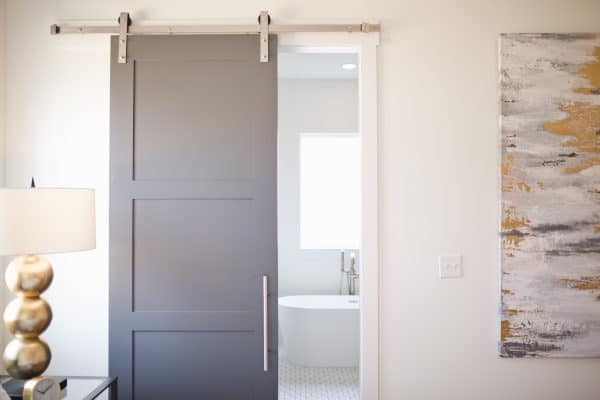 Sliding Door with Handle Sliding Door with Handle